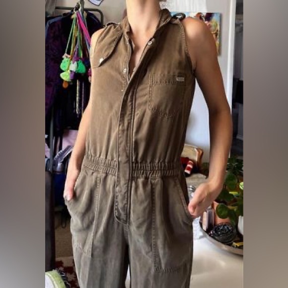 GUESS JUMPSUIT - Picture 1 of 3